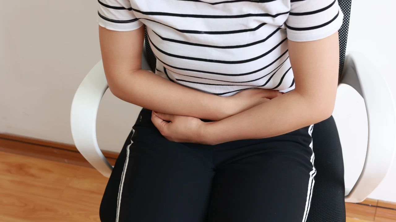 女人输卵管堵塞是什么原因造成的,45岁女人输卵管堵塞吃什么药