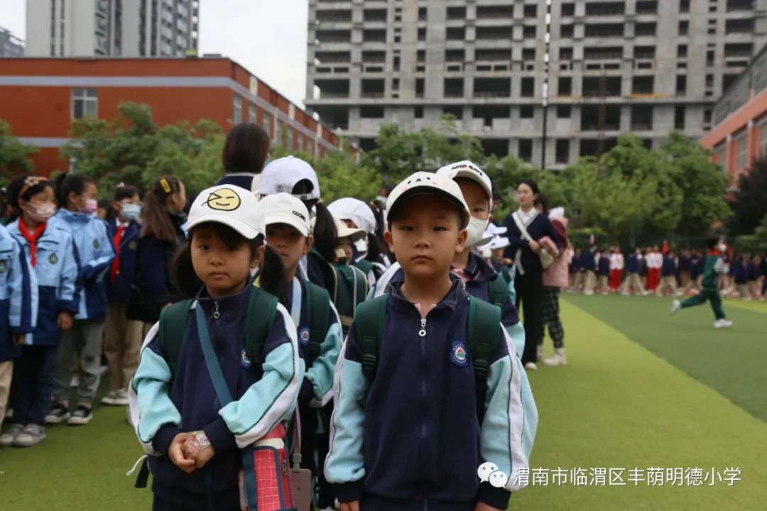 涓板窞骞煎皬琛旀帴,涓拌崼