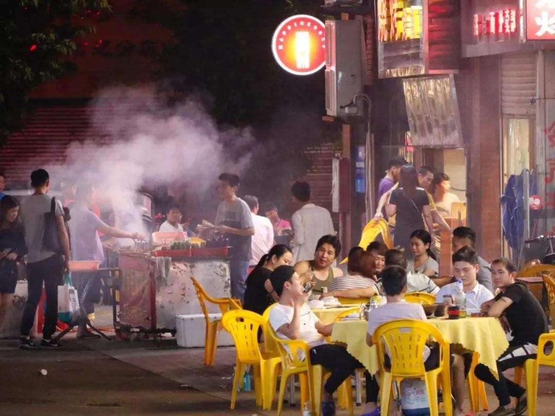 刚刚，我把月入2万元的烧烤店关掉了：表面风光，辛酸自己知道