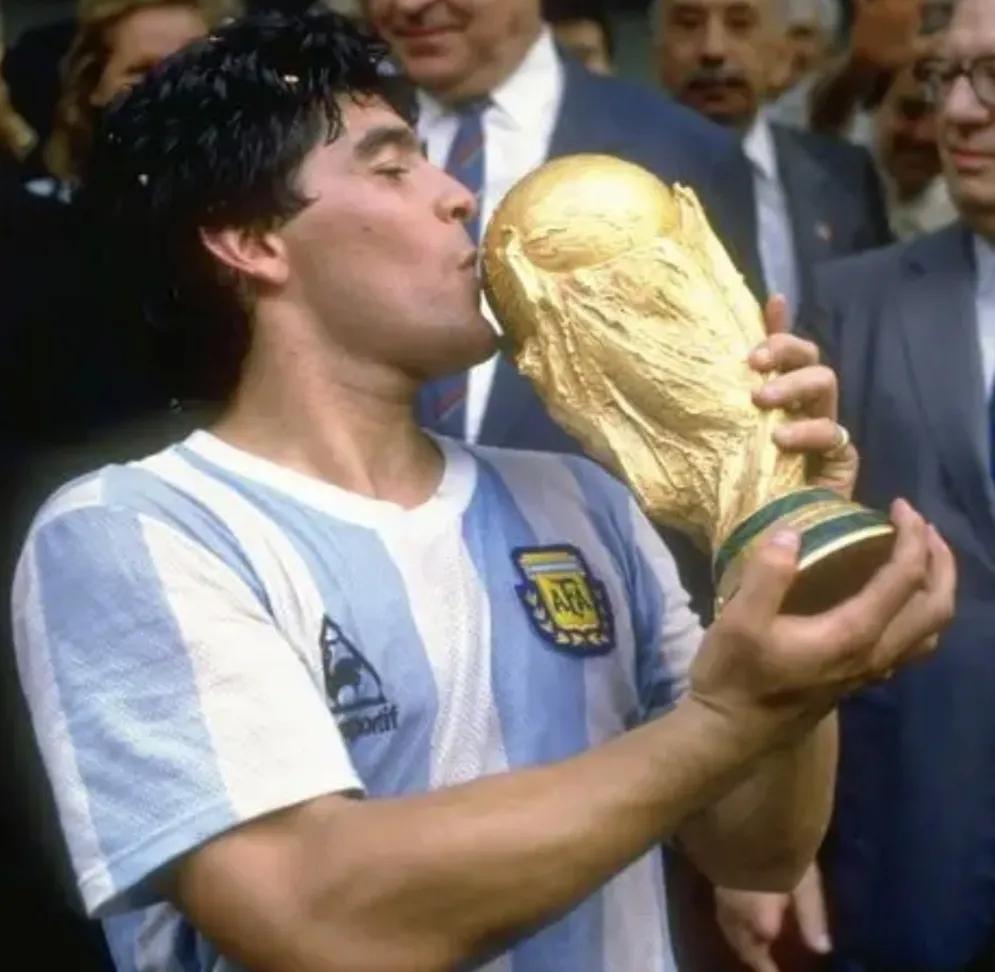 60年代的球王,贝利马拉多纳梅西成就对比