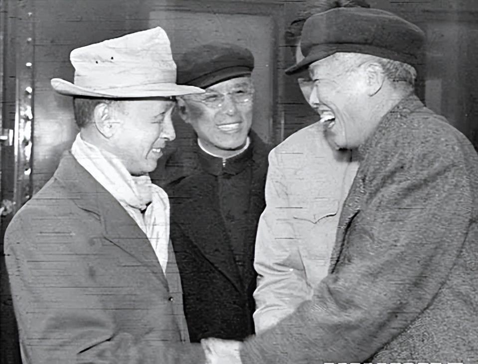 钱学森跟蒋英多大结婚的,钱学森和蒋英几岁结婚的