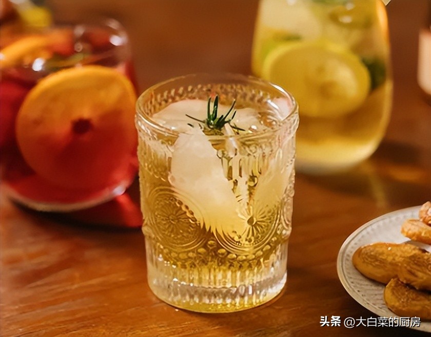 酒桌上看到杯中放了水果?千万不要轻视,这可是“*江老**湖”的把戏