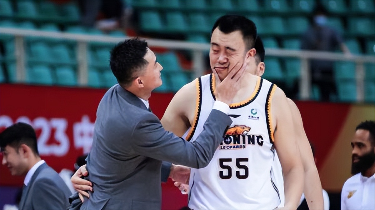 辽宁惨败42分！赛后杨鸣说了啥？不看好辽篮的未来点名批评一球员