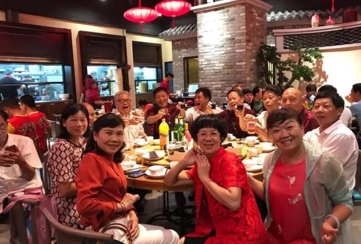 80后大叔开餐厅经营模式,老板开面馆赚钱