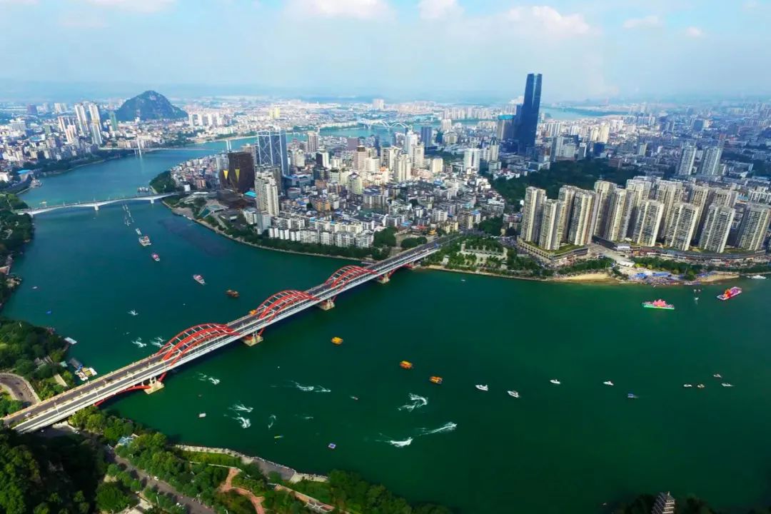 被一碗螺蛳粉耽误的夜宵宝藏,被螺蛳粉耽误的烧洋芋选手