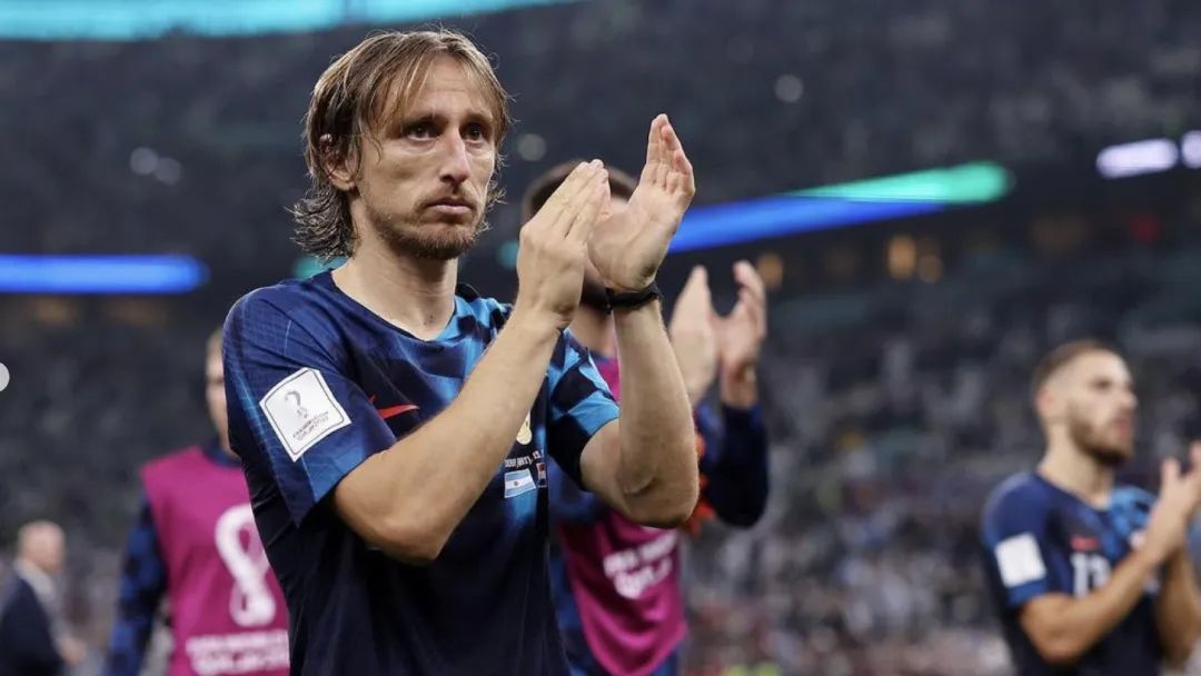 球迷爱C罗梅西，更多人爱莫德里奇