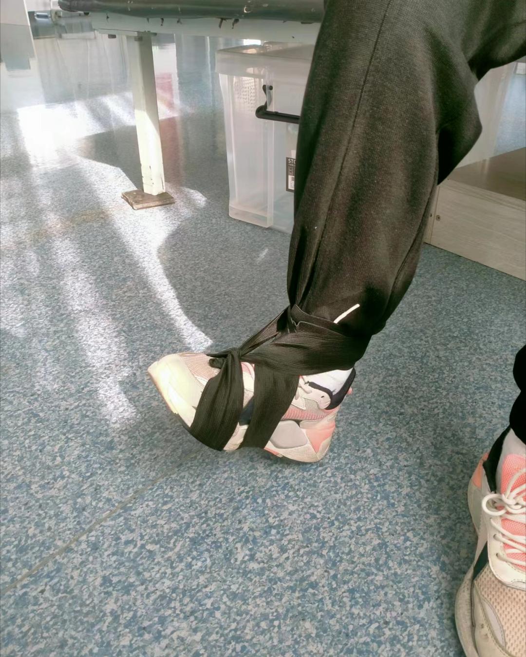 偏瘫肘关节伸不直怎样康复,偏瘫膝过伸走路不能屈膝怎么办