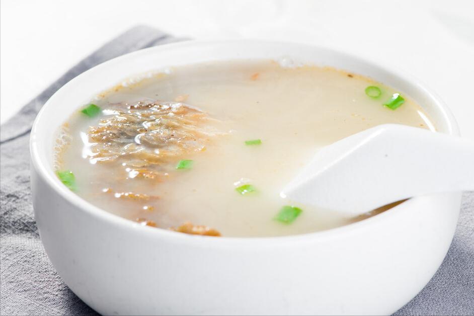 炖鱼汤怎么炖不腥好喝,鱼汤怎么熬才好喝汤不腥