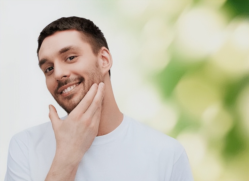 40岁男性毛发变白,40岁男性全身毛发变白是什么原因