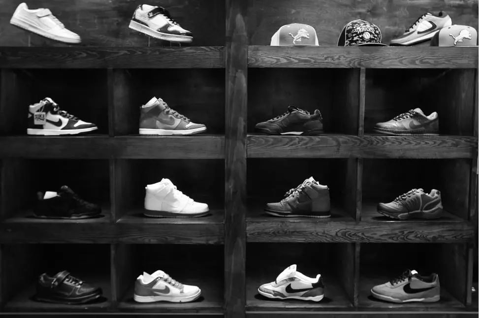 看nike鞋是真是假,nike看adidas