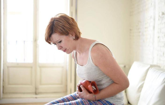 月经随着年龄越来越少是什么原因,月经量突然减少是进入早衰期