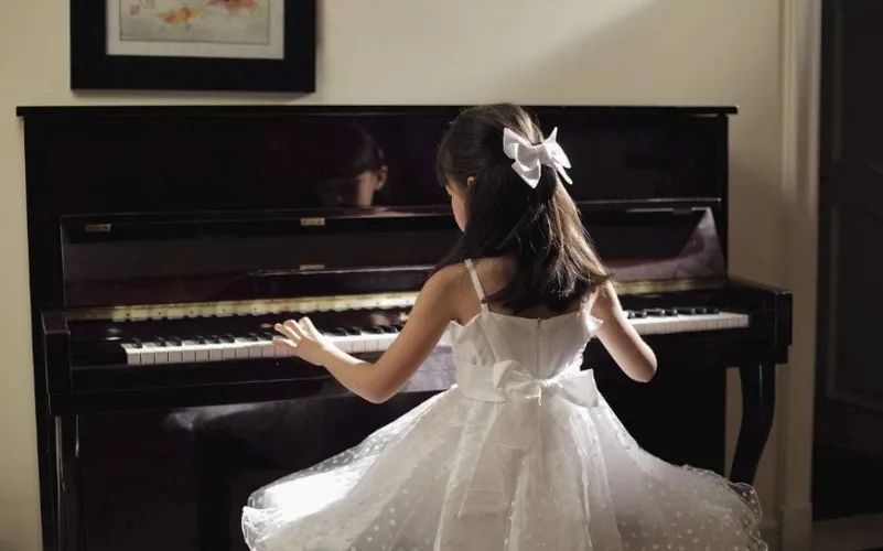 不会英语的妈妈怎么辅导孩子,怎么让孩子自主练琴