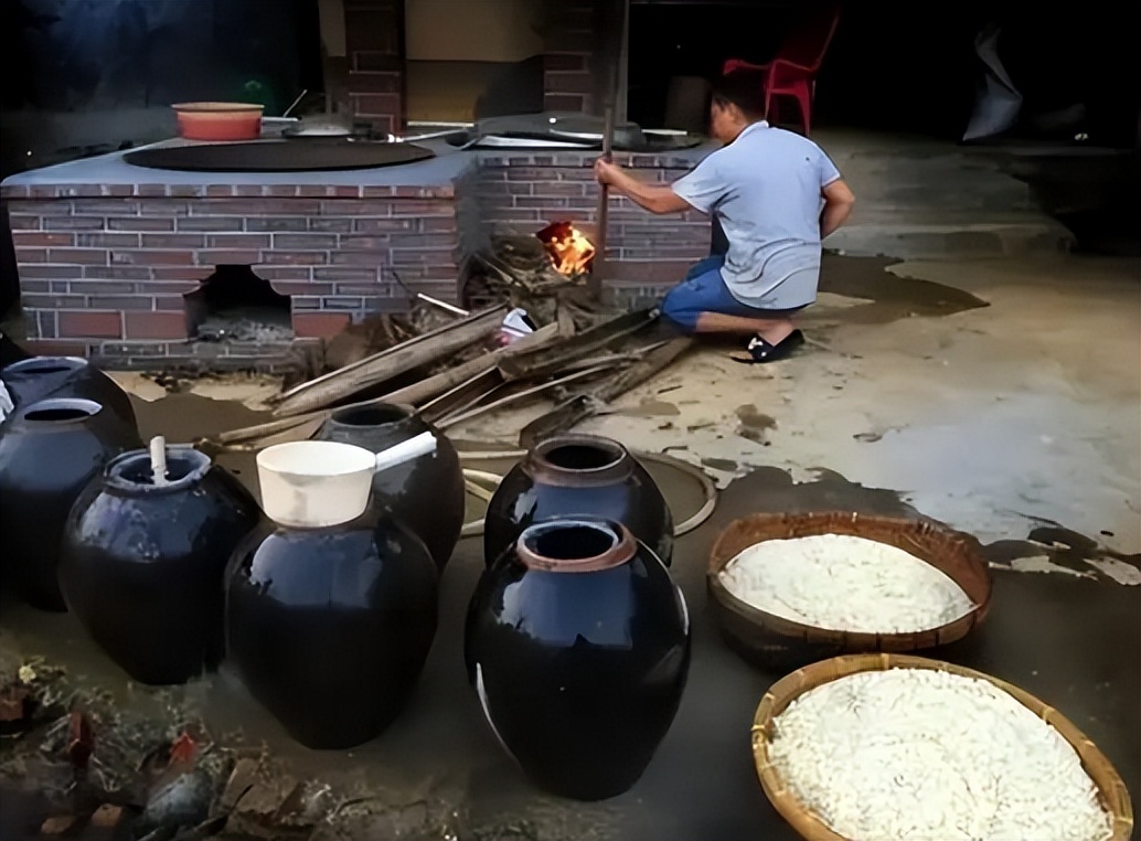 为什么农村自酿的酒自己村的不喝,农村自酿酒放几年最好喝