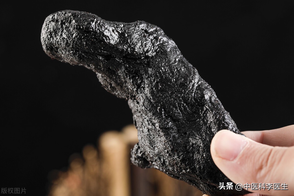 中药黄精生的与炮制有什么区别,炮制过的黄精功效