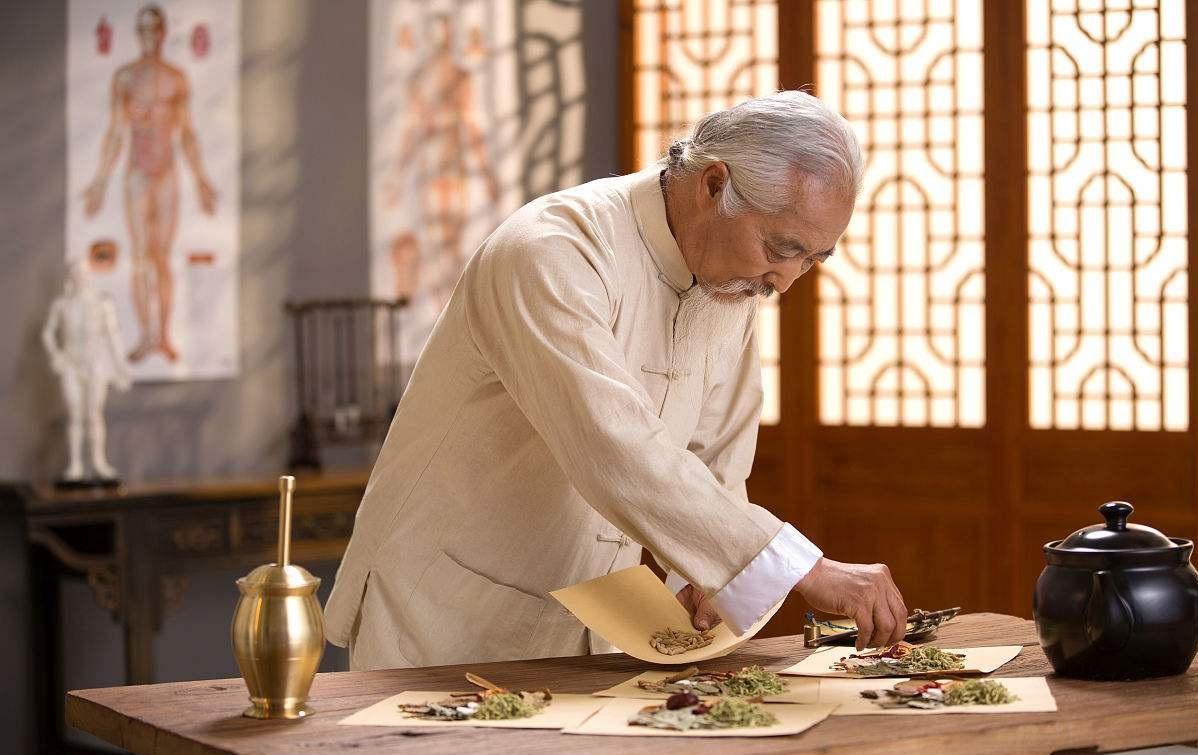中医踝关节骨折后的康复,踝关节粉碎性骨折康复训练得多久