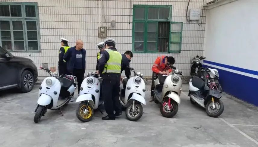 广西鬼火少年深夜飙车炫技,广西“鬼火少年”飙车被抓