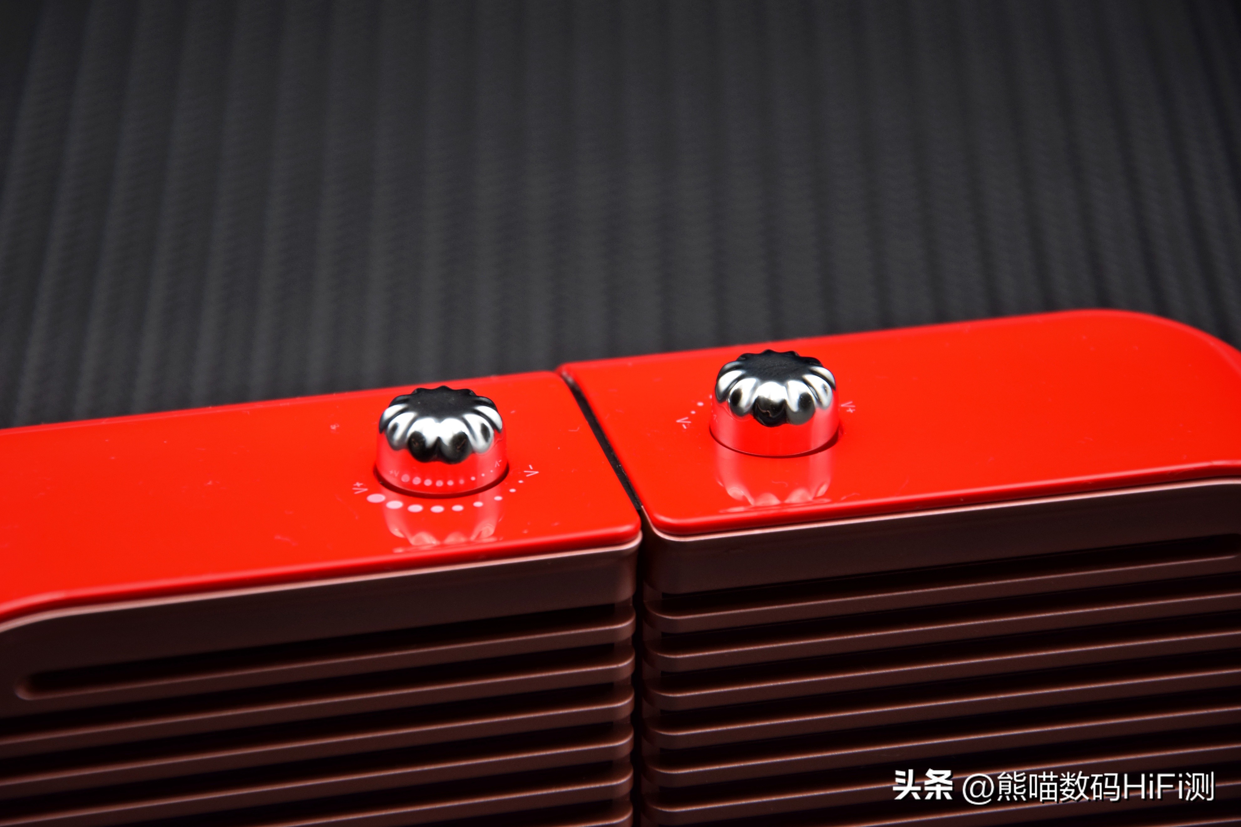 户外旅行神器，分体式TWS无线蓝牙音响艾刻iKKOITS02评测