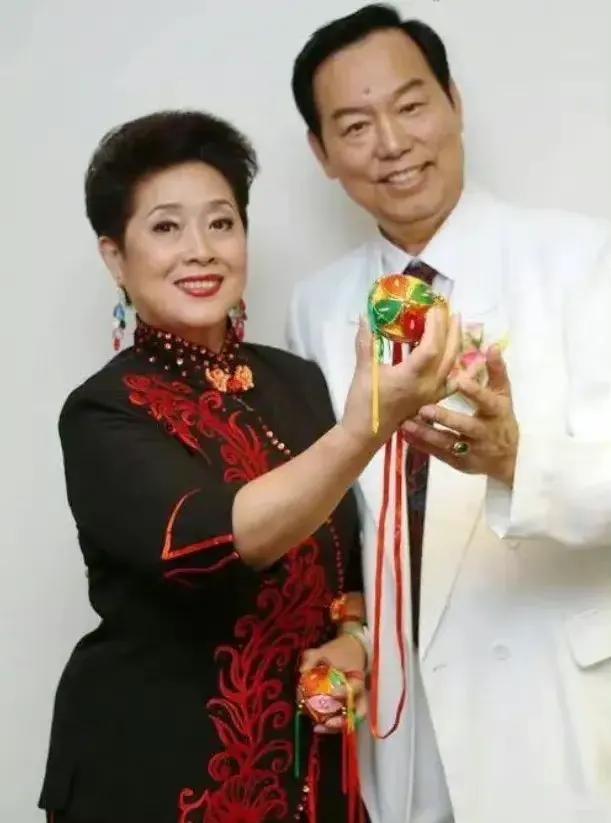 刘三姐黄婉秋病逝不到一年,刘三姐黄婉秋病逝