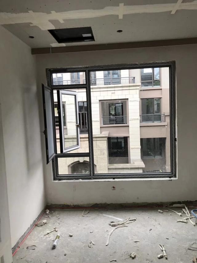 如何选择断桥铝窗户和玻璃,彩铝门窗和断桥铝有什么区别