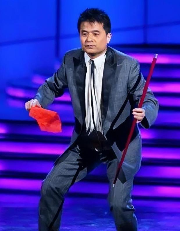 这一次，64岁的毕福剑，不再被世界宽容