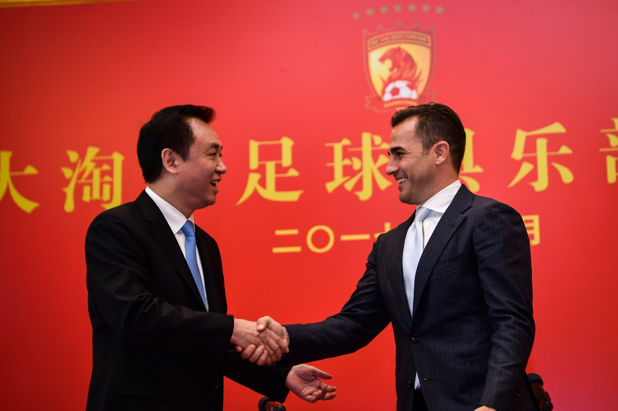 网曝国足换帅进入倒计时,官宣中超主帅下课