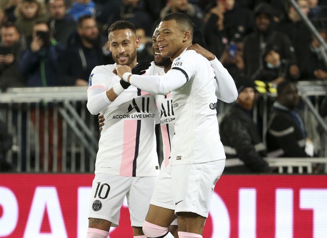 内马尔助攻姆巴佩巴黎首球,姆巴佩5粒进球