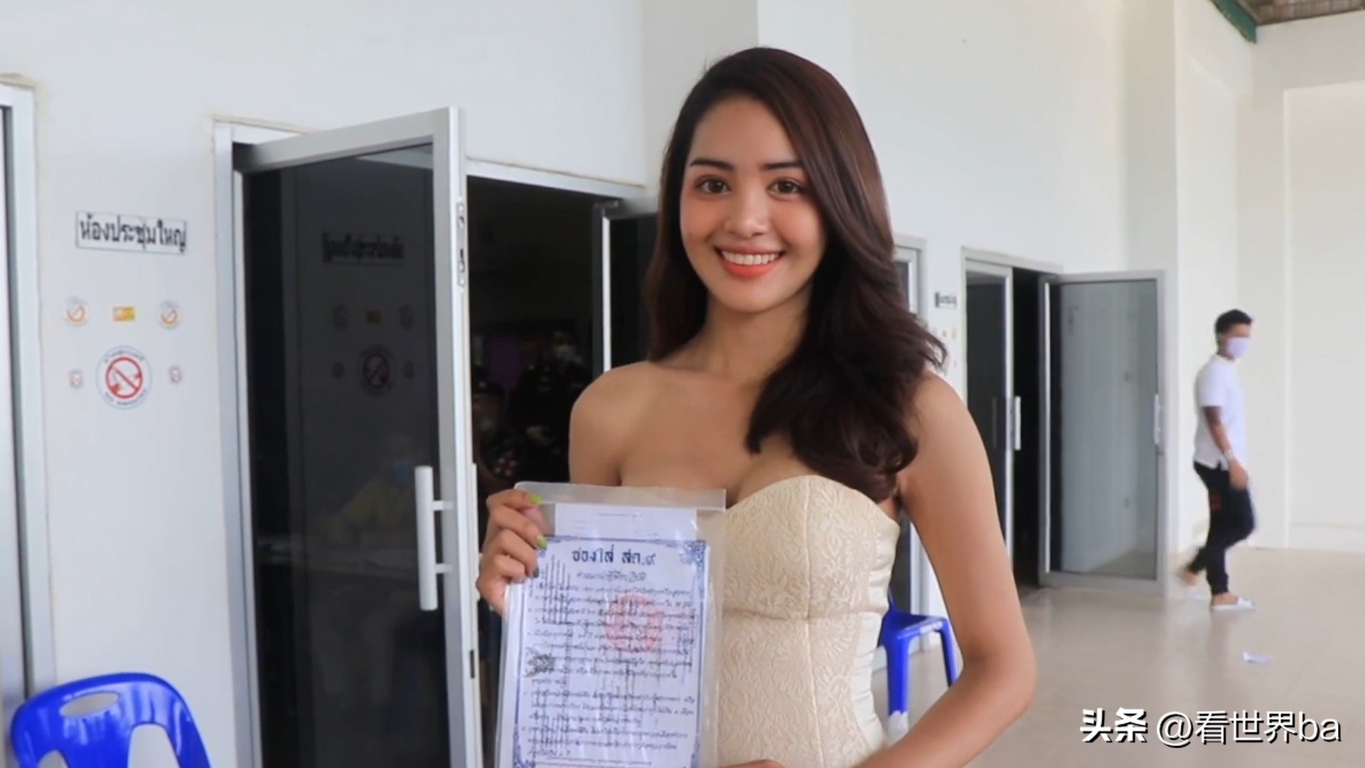 泰国变性皇后参加征兵,泰国皇后服兵役