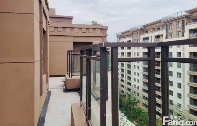 扬州2021房价下跌最惨名单,降价4000多业主砸售楼处