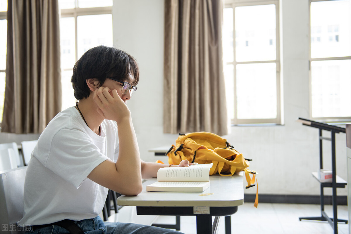 学生总是不能按时完成作业怎么办,学生拖延写作业该怎么解决