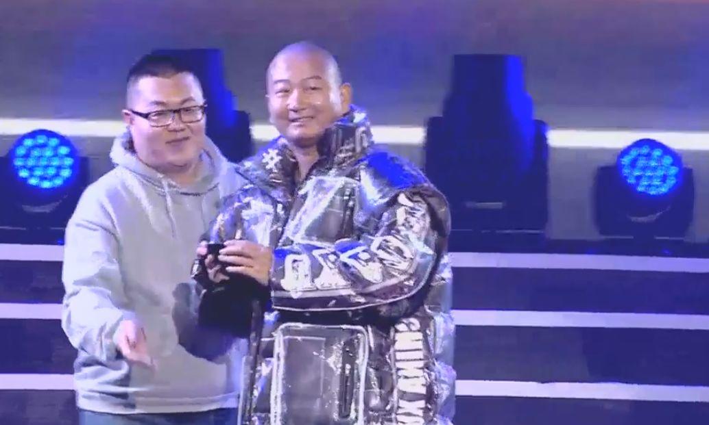 网红阿giao真实收入,阿giao直播被怼崩溃