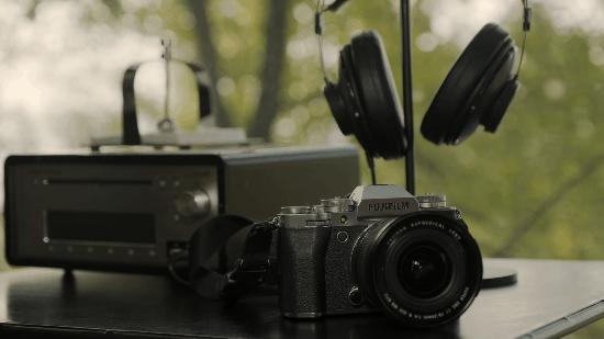 富士x-t5等四款相机迎来固件升级,富士x-t5对比富士gfx100s