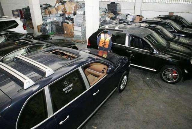 北京有块豪车“坟场”，百万豪车遍地都是，走近一看没人敢开