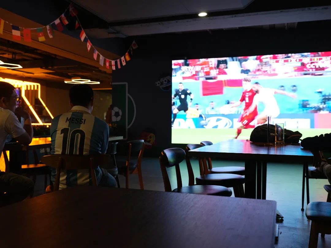 世界杯全国狂欢场面,大屏幕看世界杯球赛的好去处