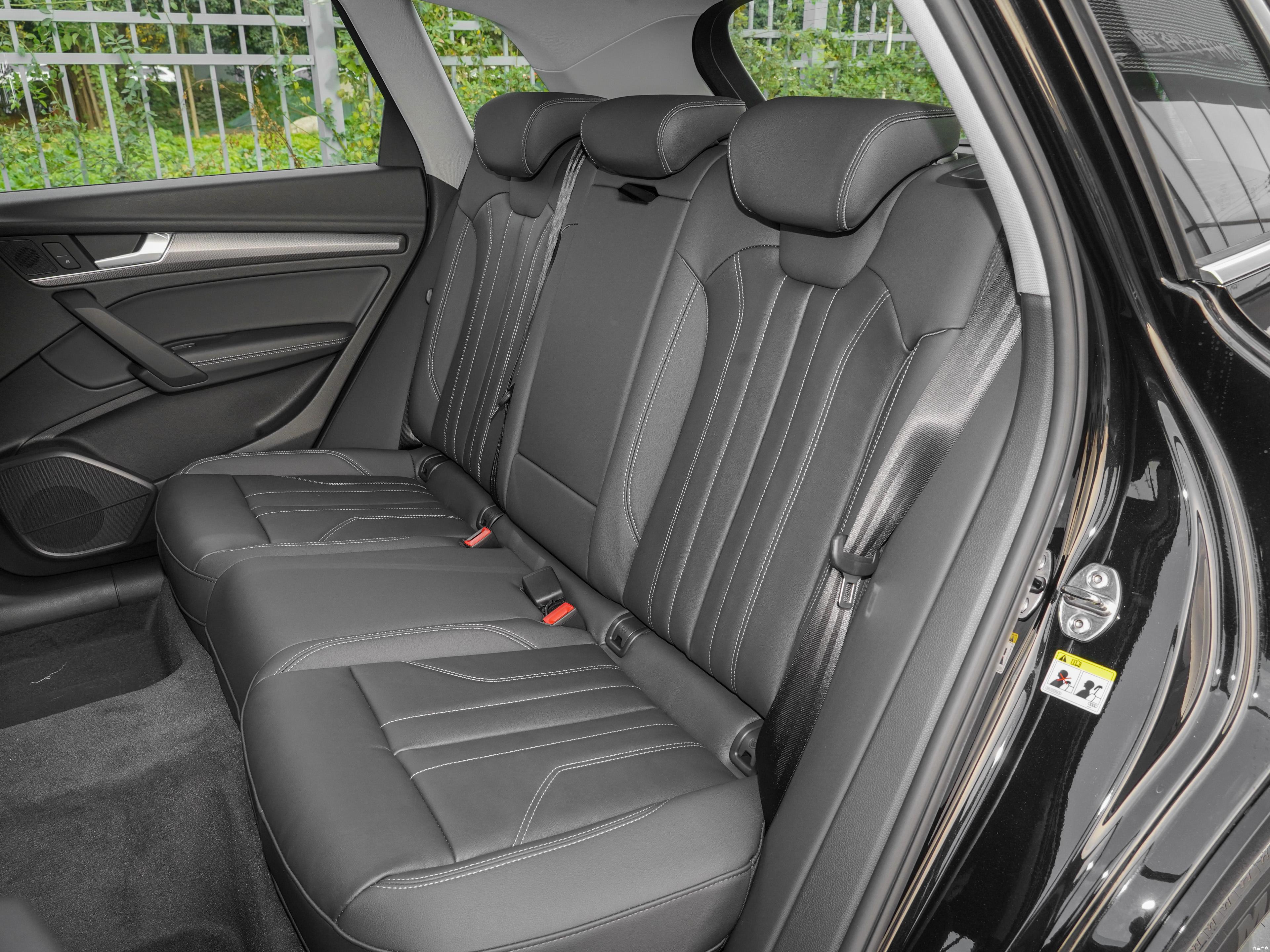 2022款奥迪q5l45t豪华致雅型试驾,2022奥迪q5l45tfsi致雅型黑色