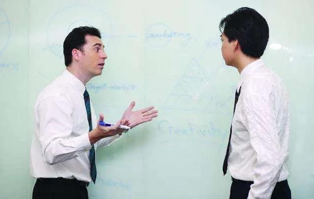 给领导汇报方案的话术,三分钟看懂职场汇报话术的好处