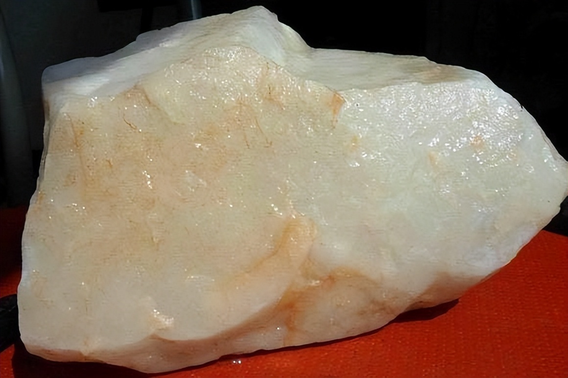 贵翠玉石价格,翡翠是石英岩玉吗