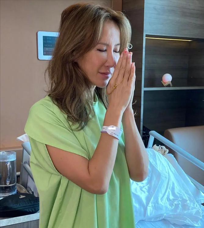 48岁李玟因抑郁症去世，自杀当天给粉丝录音：我会加油，我再努力