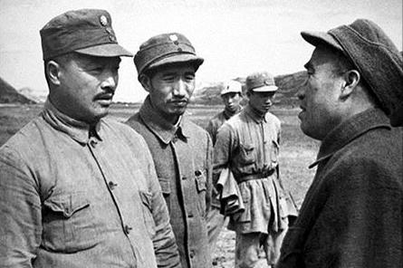 朱老总的元帅军衔编号为004，那么001是谁？再次体现主席的大智慧