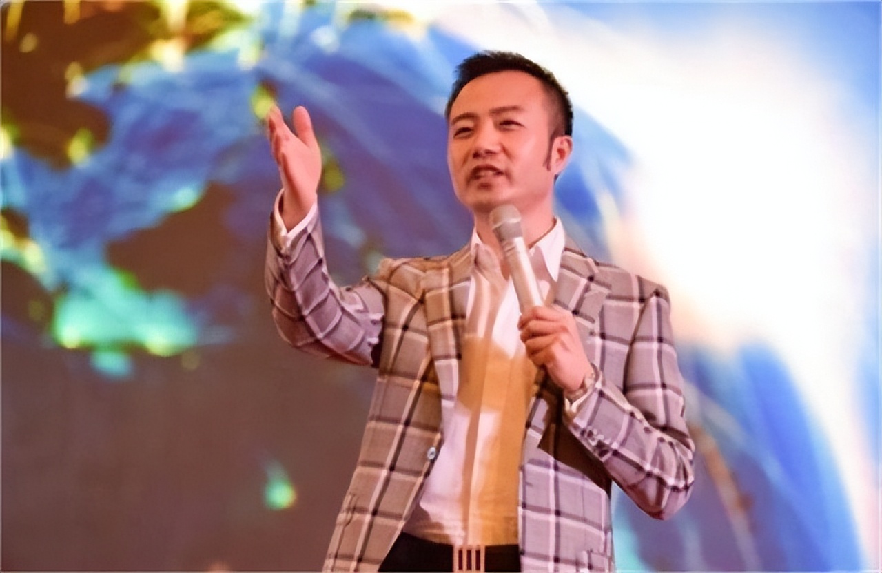 俞凌雄怎样从小长大的,俞凌雄成长经历