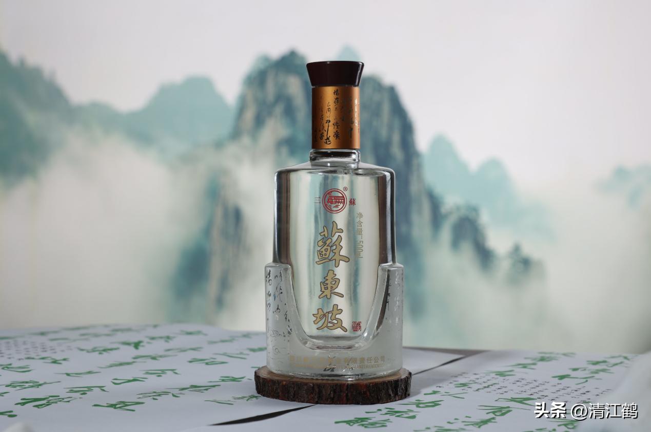 买纯粮食白酒怎么看瓶上标志,白酒瓶身看好坏