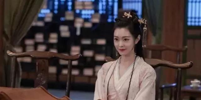 刘亦菲宋轶蓝色礼服,刘亦菲和宋轶谁更美