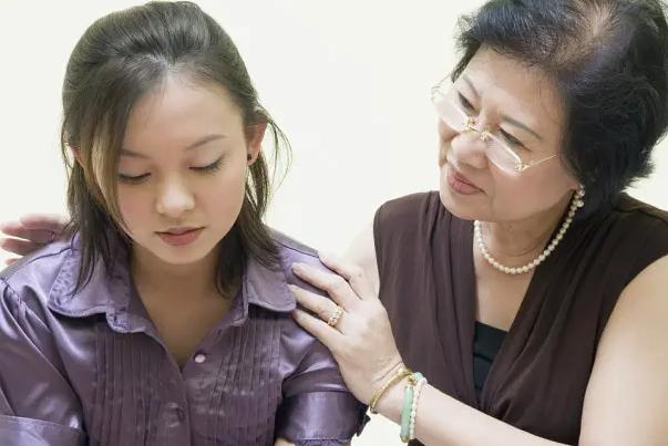 2021年，山西女子结婚五年没一分钱，买包卫生巾钱都需要向婆婆要