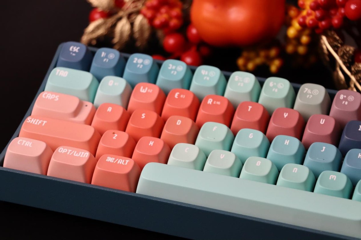 洛斐小翘蓝牙机械键盘开箱组装,洛斐小翘键盘简单上手