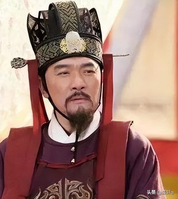 装傻30余年,被宦官当成痴呆扶上皇位,一道圣旨让他们后悔不已