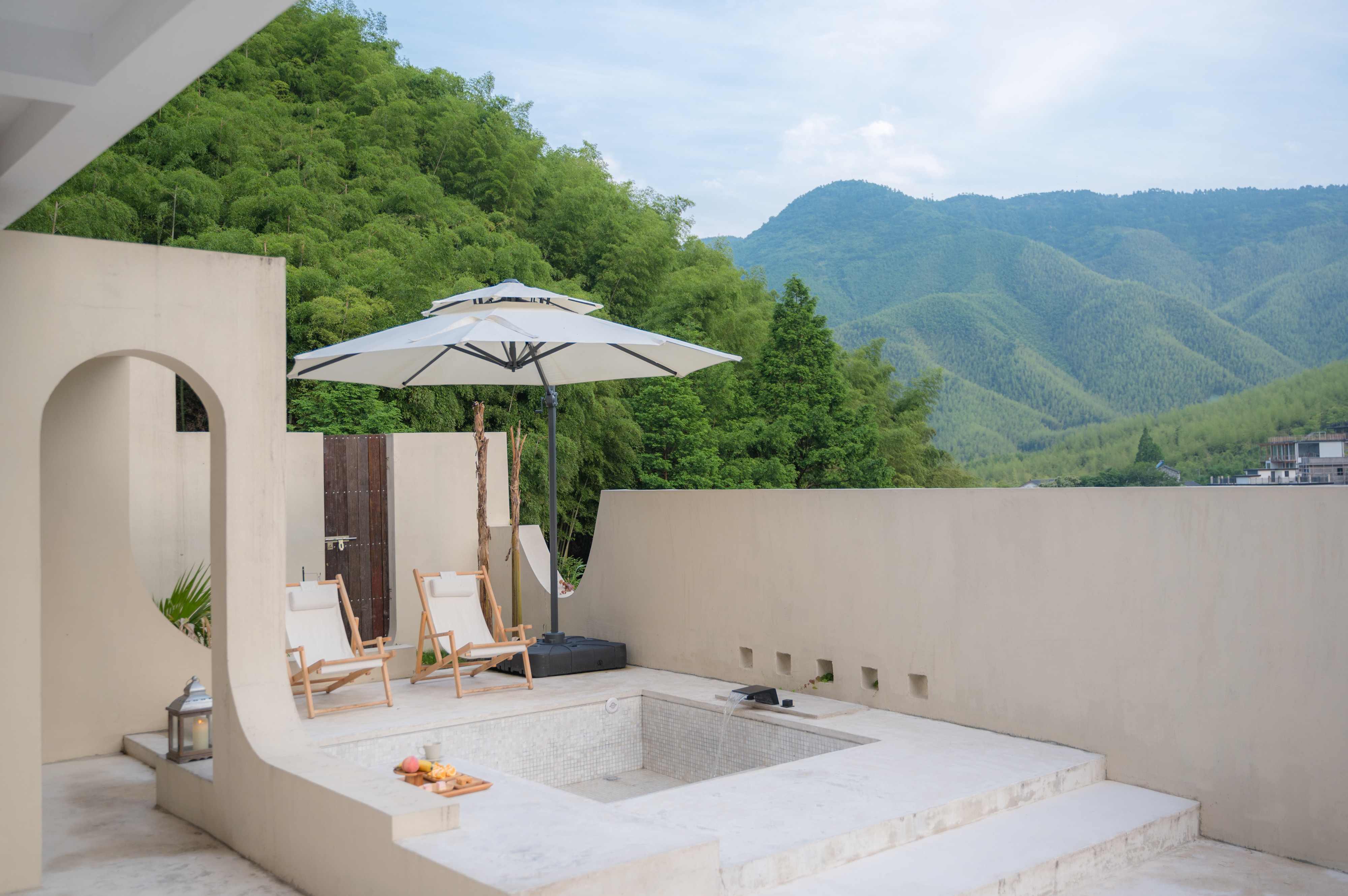 山林逸境私人温泉,在山林中泡温泉