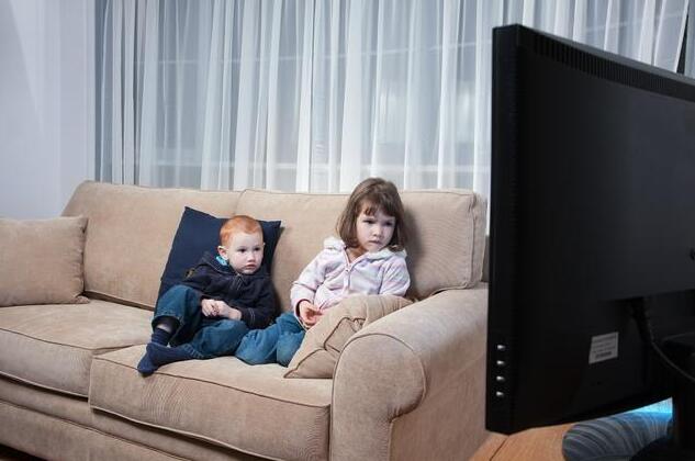 儿童近视多少度可以做近视手术,9岁孩子眼睛近视防控最佳方法