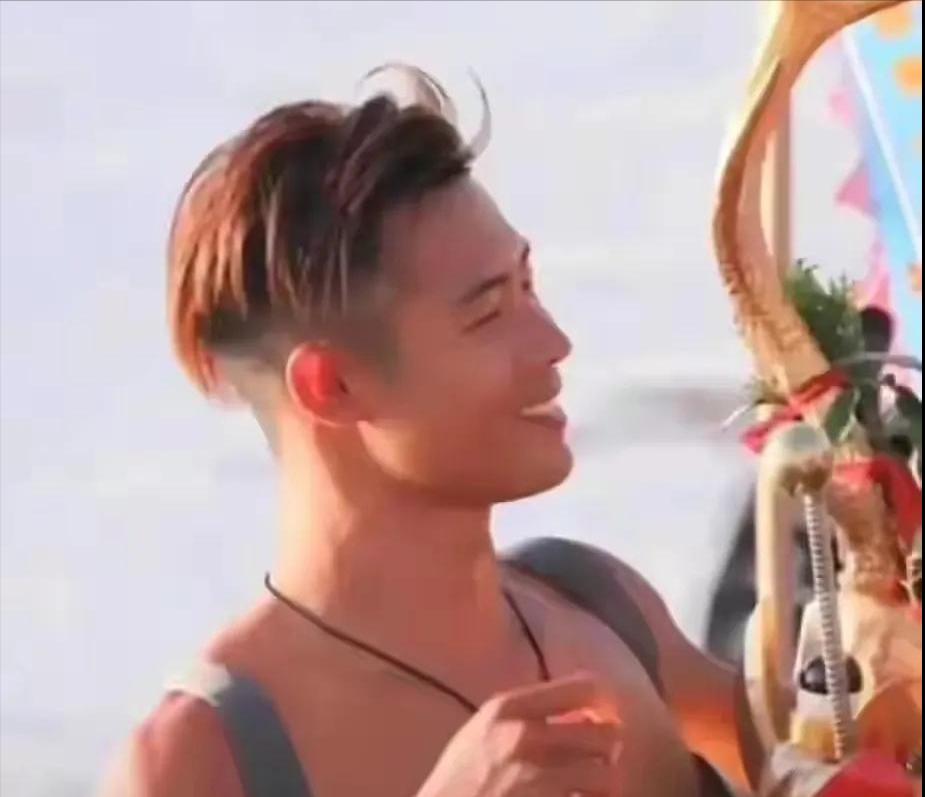 炸毛哥冯伟浚被求婚,炸毛哥冯伟浚走红图片