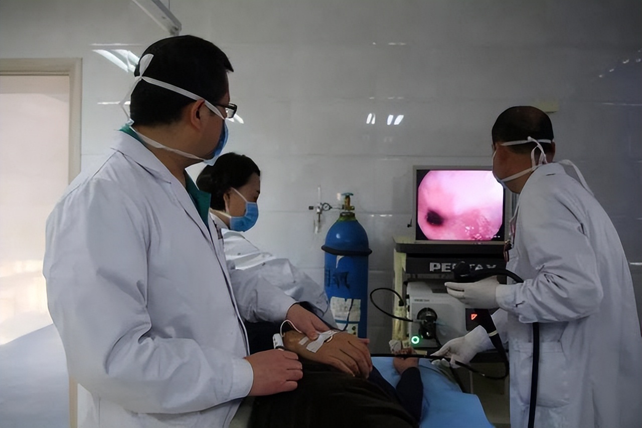 做一次胃镜对胃伤害多大,胃镜多长时间做一次不伤害胃