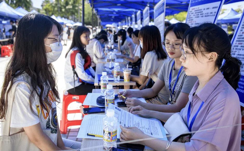 宇宙的尽头不是编制，是送外卖！社科院硕士生经历凸显就业之殇