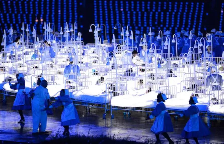 年度最佳裸戏，也治愈不了我